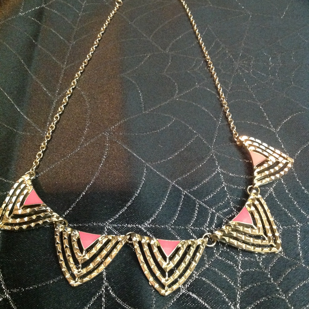 J Lo Necklace 14$